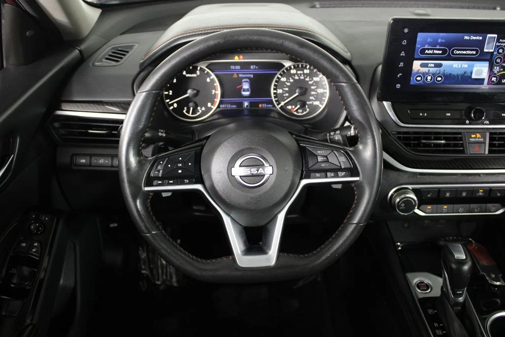 2023 Nissan Altima SR - Photo 10
