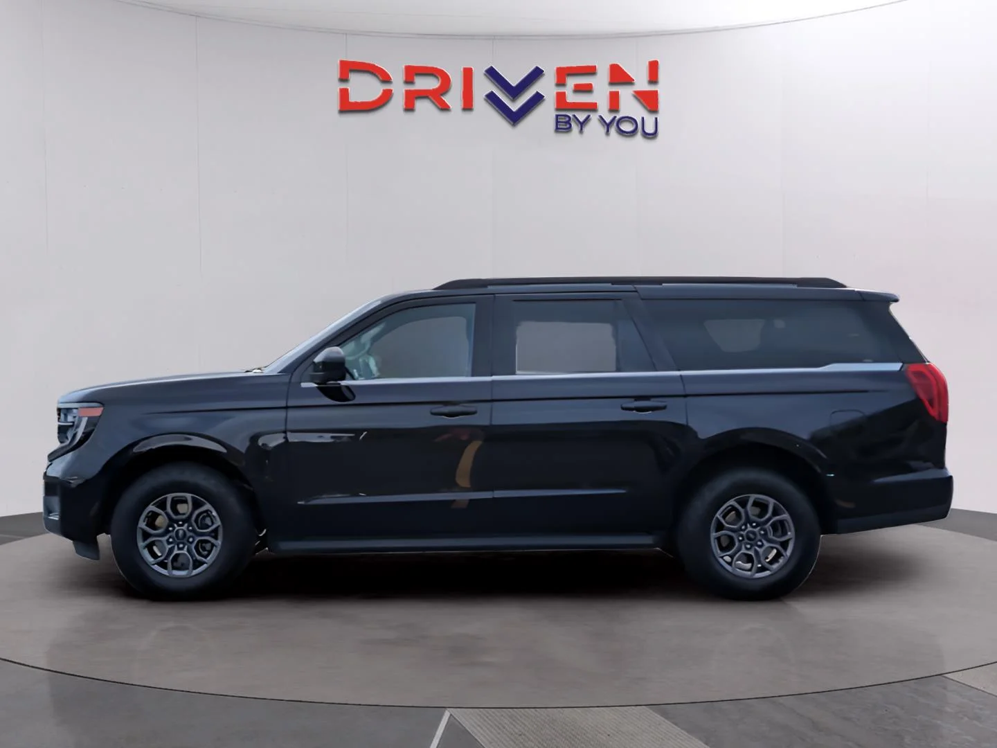 Used 2025 Agate Black Ford Active image 2