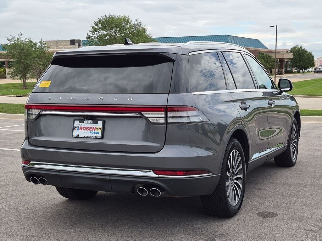 Used 2023 Gray Lincoln Standard image 7