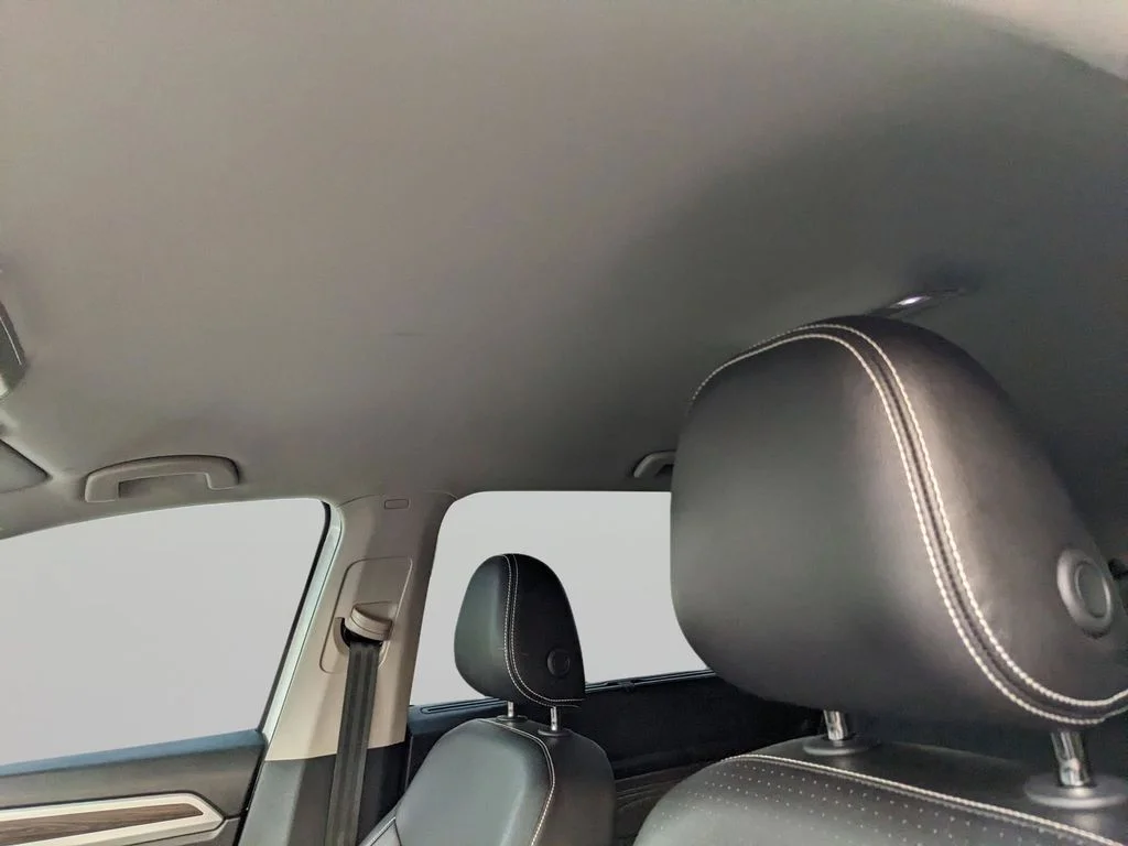 2023 Volkswagen Atlas SE w/Tech - Photo 20