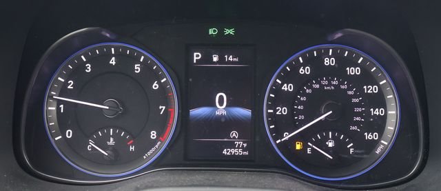 Used 2023 Black Hyundai SEL image 13
