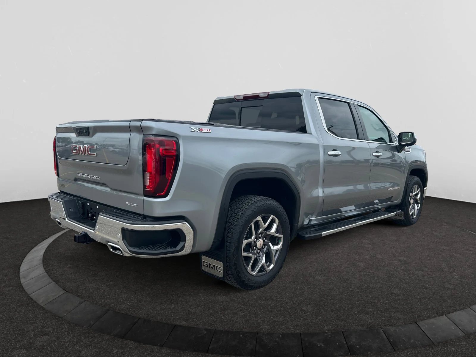 Used 2025 Gray GMC SLT Crew 6.2L Leather Sunroof Nav 4x4 image 5