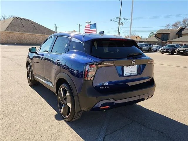 New 2026 RAY Deep Blue Nissan SR Front-Wheel Drive image 2