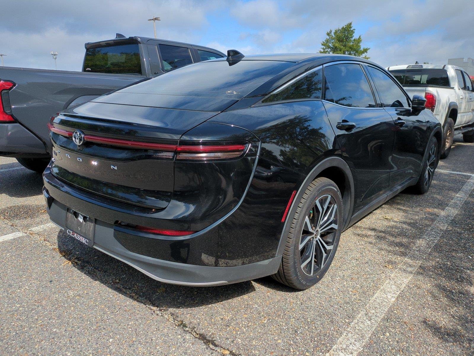 Used 2023 Black Toyota XLE image 4