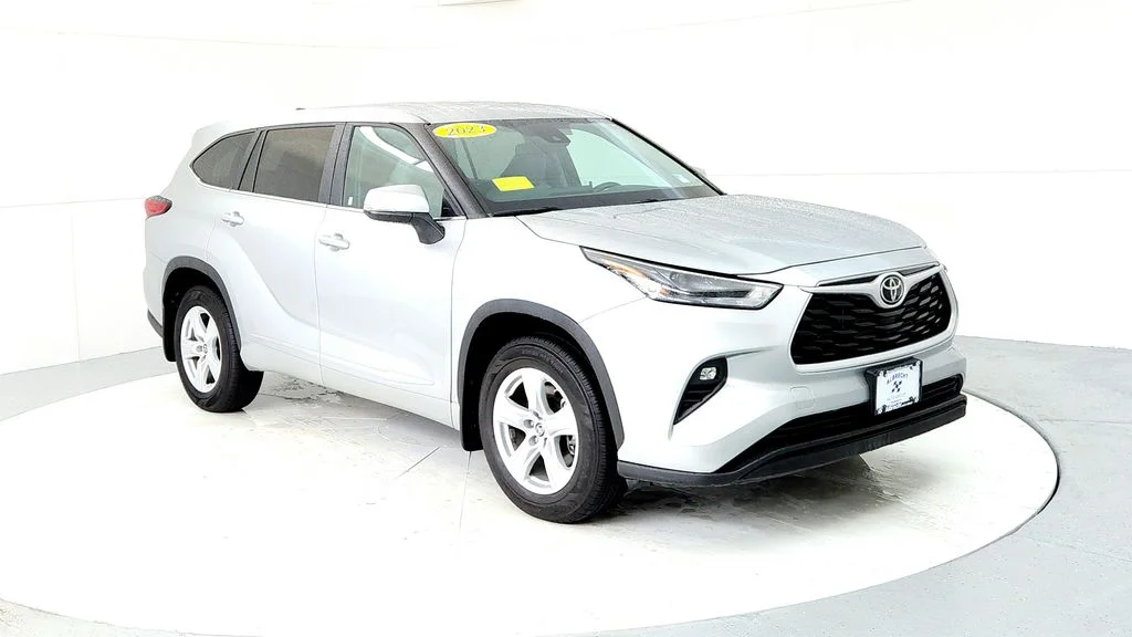 Used 2023 Silver Toyota LE image 7