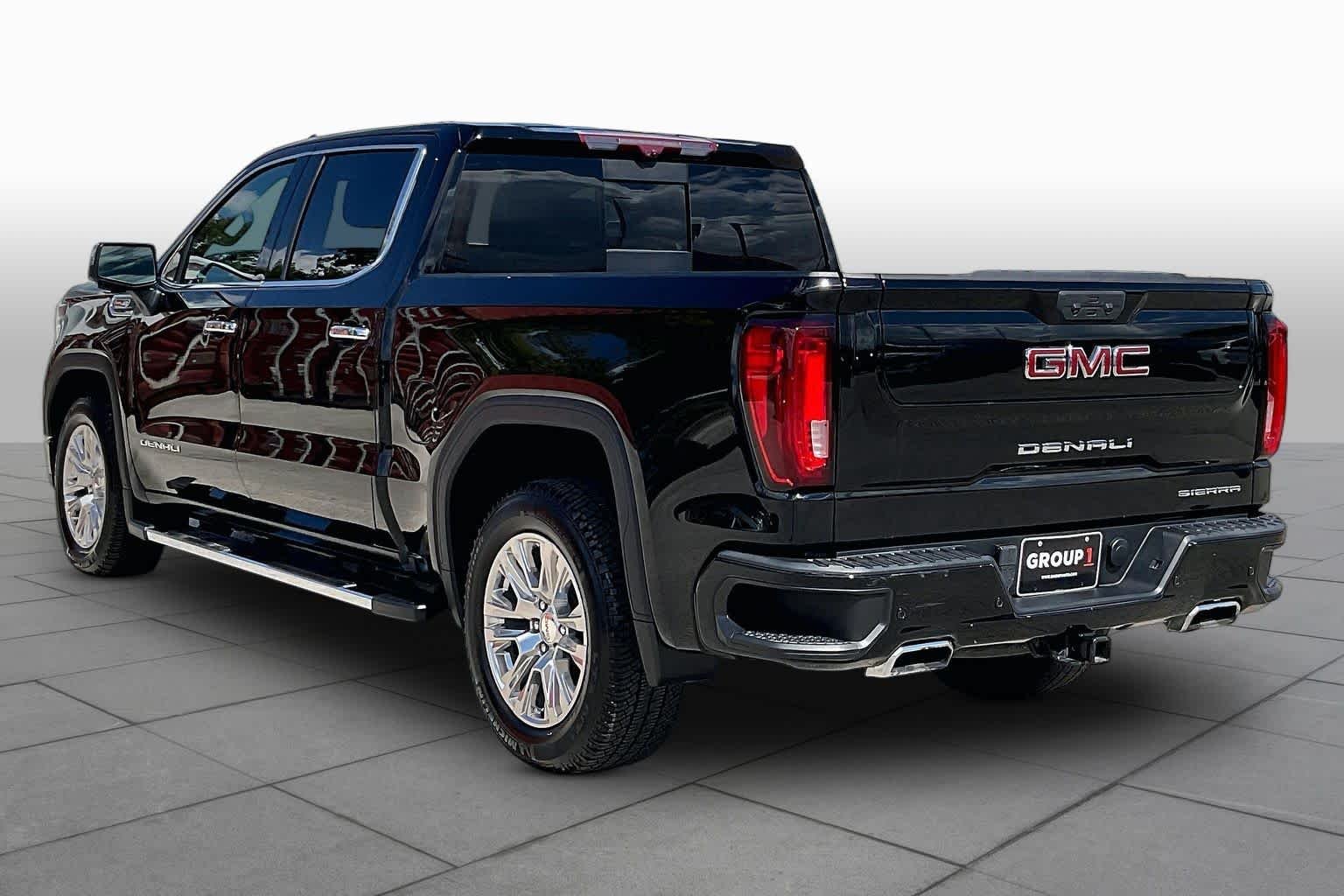 Used 2024 Onyx Black GMC Denali image 12