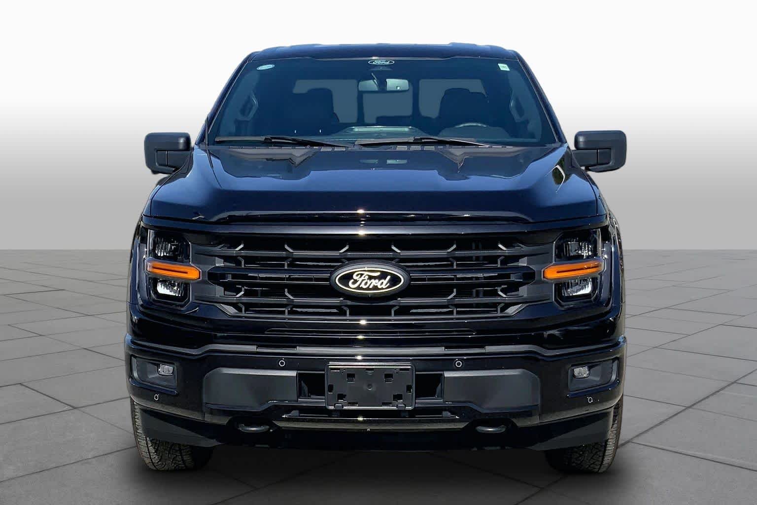 Used 2025 Agate Black Metallic Ford XLT image 3