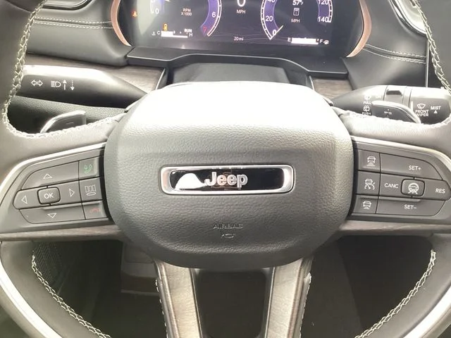 New 2027 Gray Clearcoat Jeep Laredo Altitude image 13