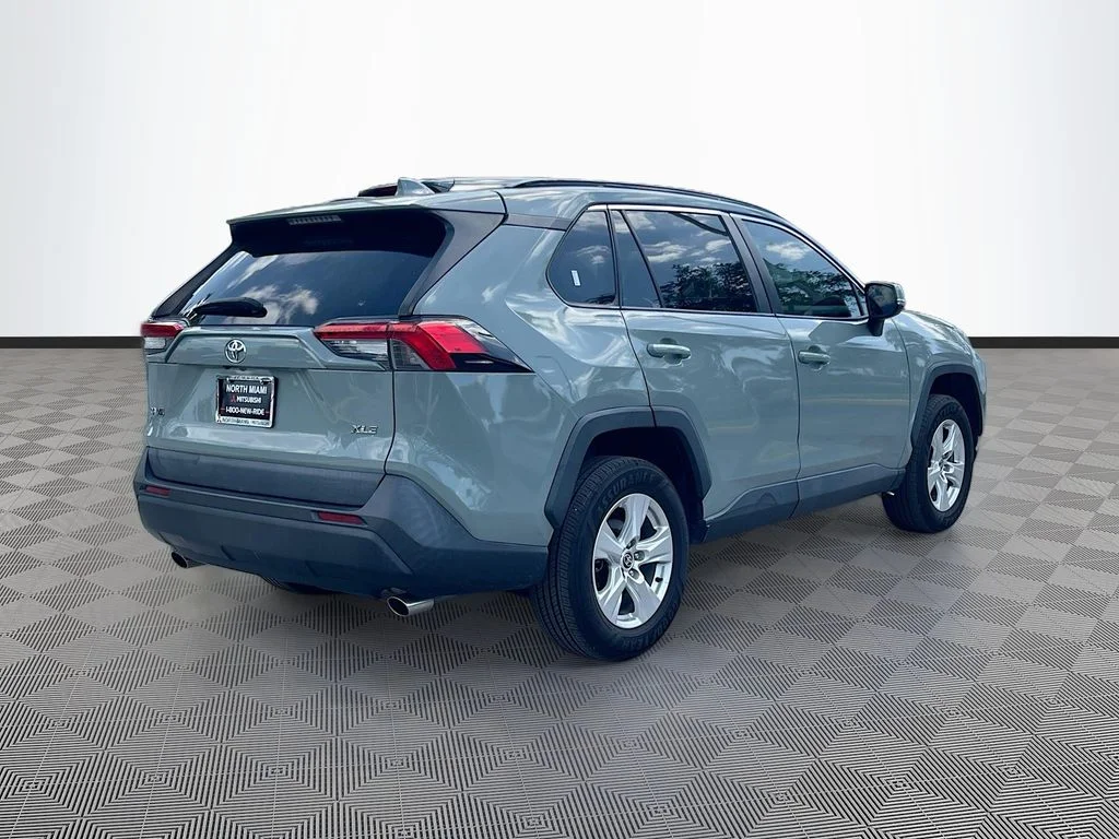 Used 2021 Gray Toyota XLE image 7