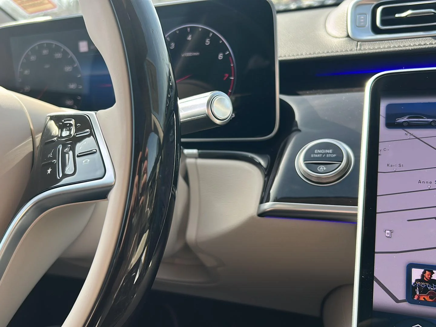 New 2026 MANUFAKTUR Moonlight White Metallic Mercedes-Benz S 580 image 19