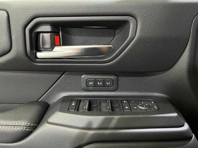 New 2027 Wind Chill Pearl <sup>1</sup> Toyota  image 13