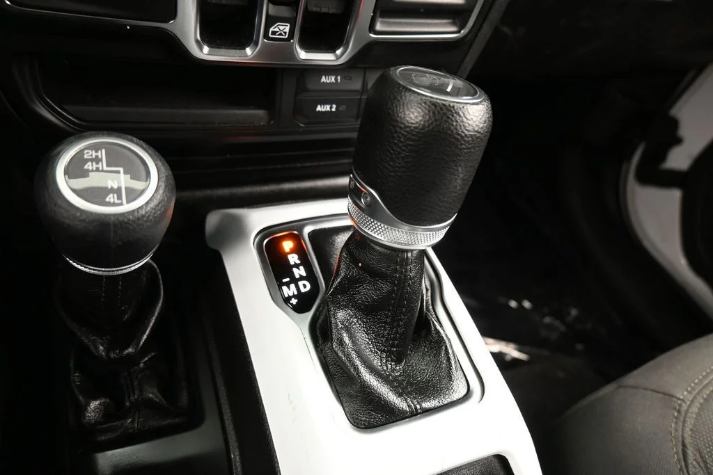 Used 2022 Bright White Clearcoat Jeep Unlimited Sport Altitude image 24