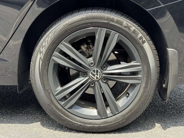 Used 2024 Black Volkswagen 1.5T SE image 12
