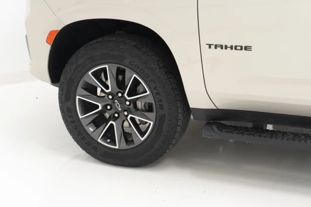 Used 2023  Chevrolet Z71 image 14