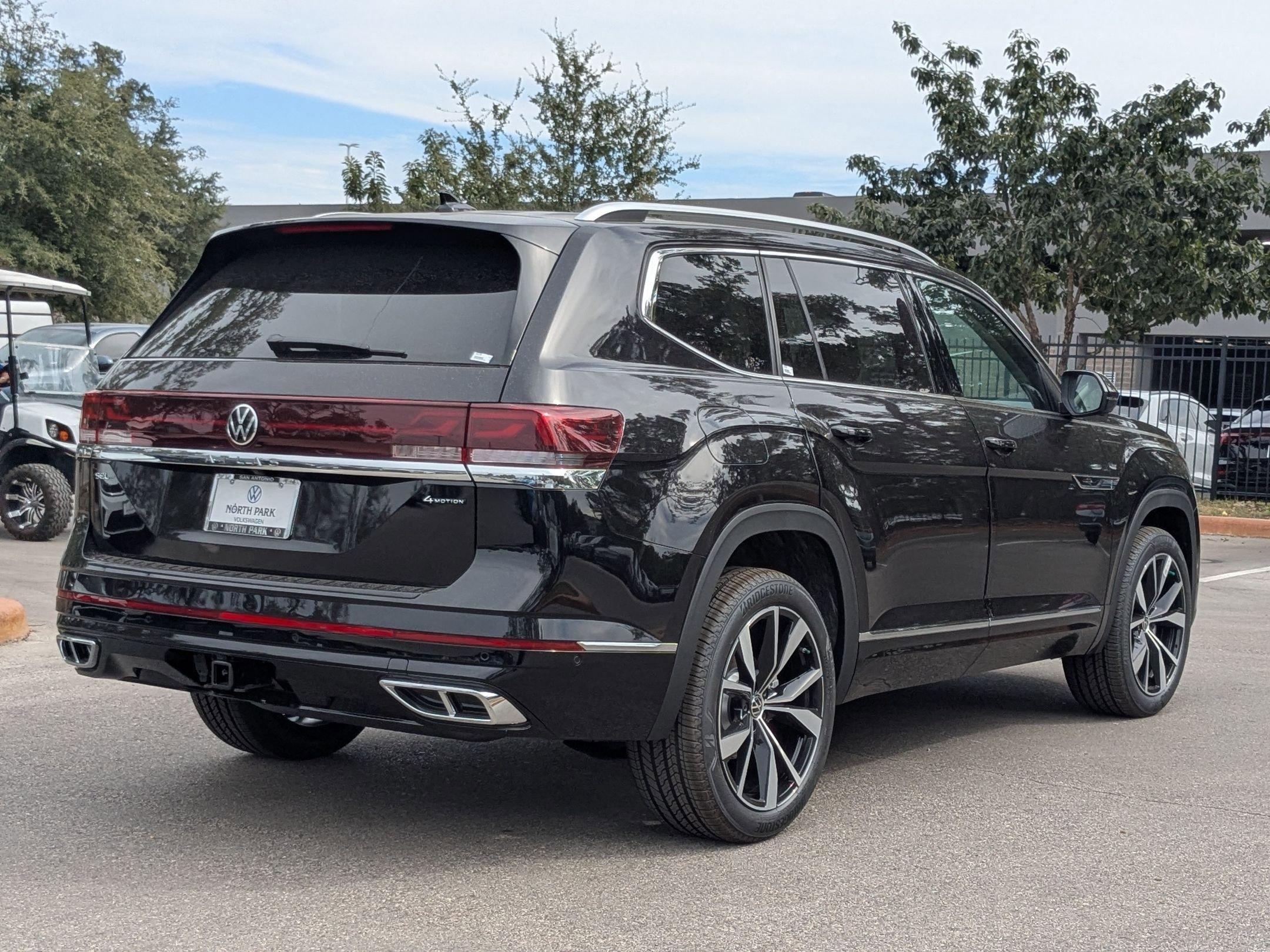 2026 Volkswagen Atlas SEL Premium R-Line - Photo 2