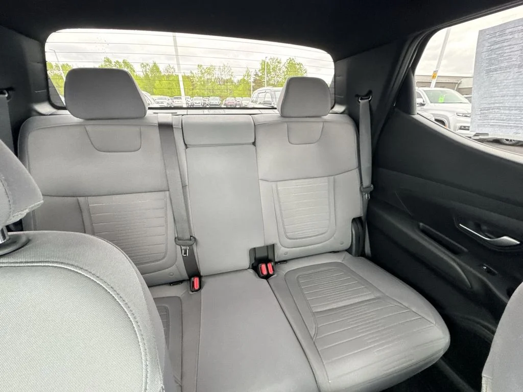 Used 2024 White Hyundai SE image 14