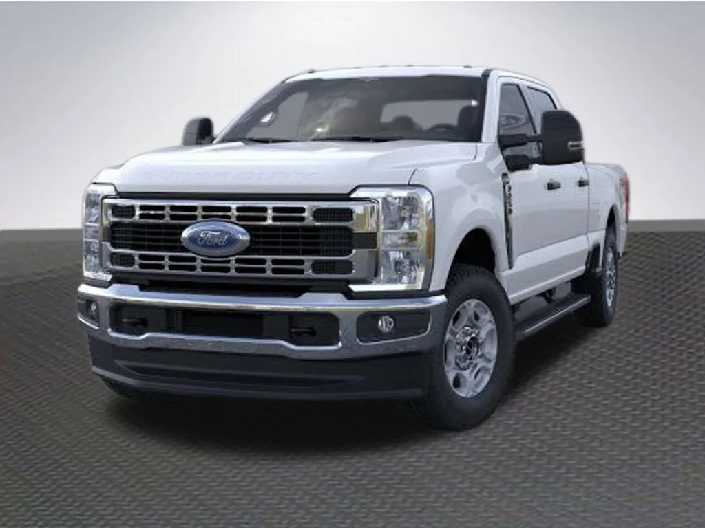 New 2026 Oxford White Ford F-250® XLT image 2