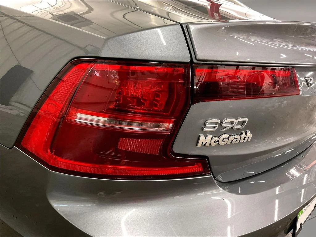 Used 2019 Gray Volvo T6 Momentum image 34