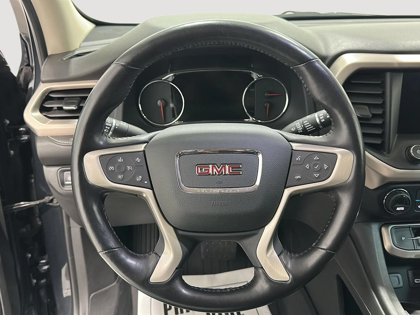 Used 2021 HUNTER METALLIC GMC Denali image 9