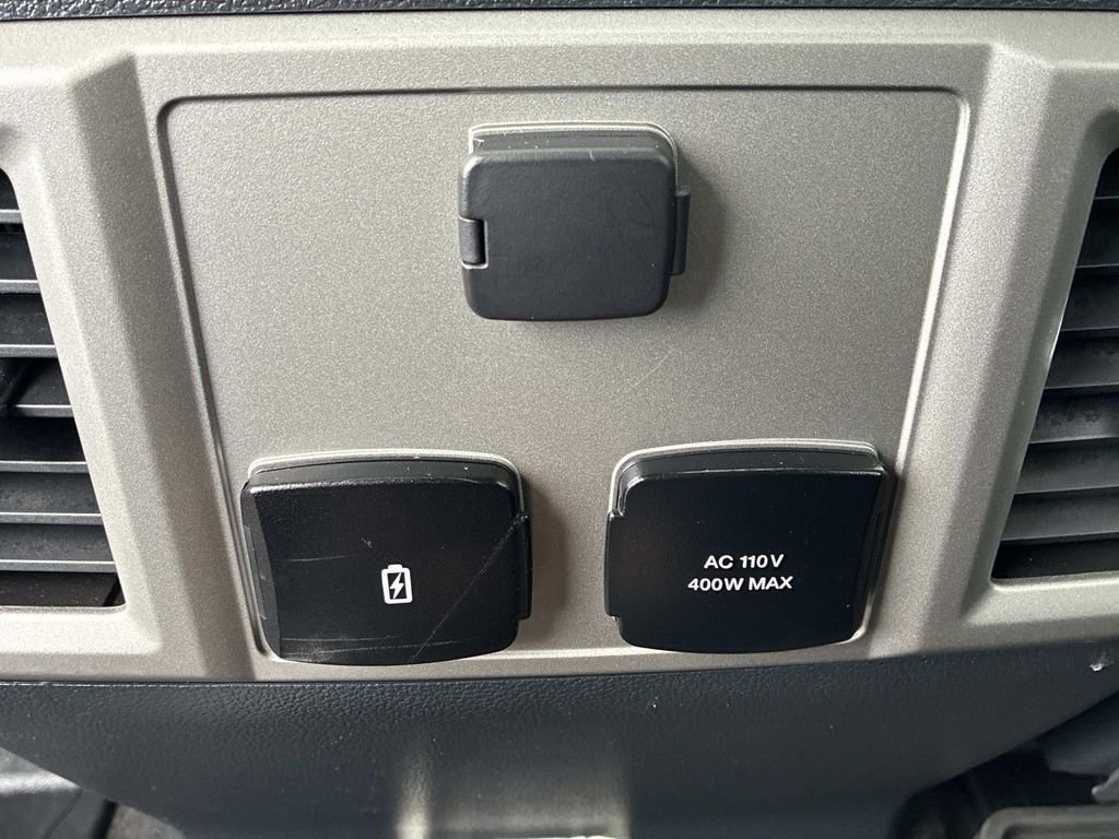 Used 2022 White Ford Lariat image 17