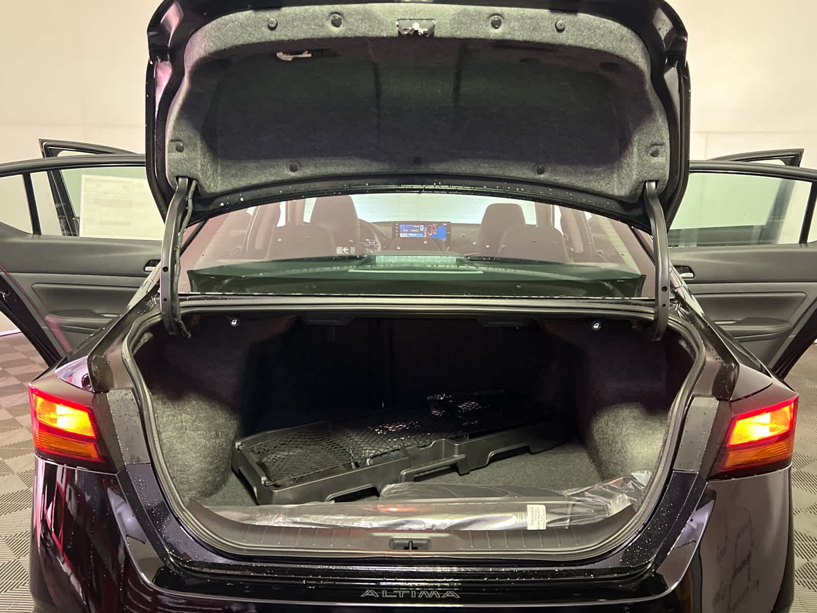 2025 Nissan Altima SL - Photo 16