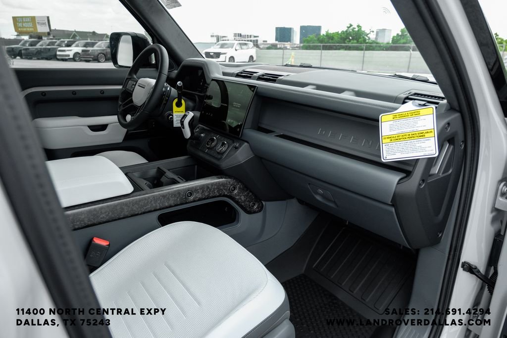 New 2026 Borasco Grey Metallic Land Rover OCTA image 12