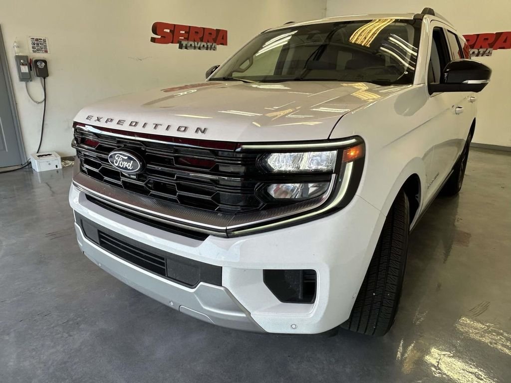 Used 2025 White Ford Platinum image 7
