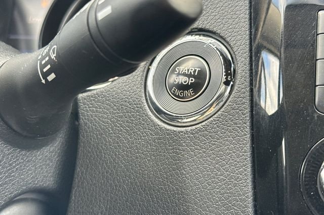 Used 2020 Brilliant Silver Metallic Nissan SL image 28