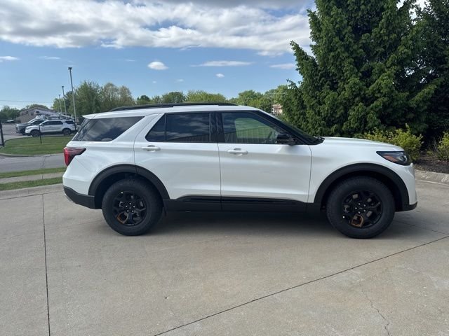 New 2026 Star White Metallic Tri-Coat Ford Tremor® image 3