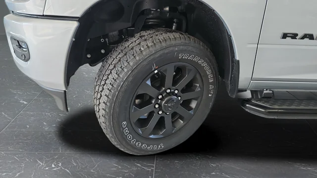 New 2026 Silver-Zynith Exterior Paint RAM Laramie image 40