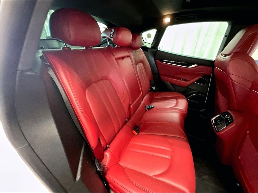 Used 2022 White Maserati Modena image 16