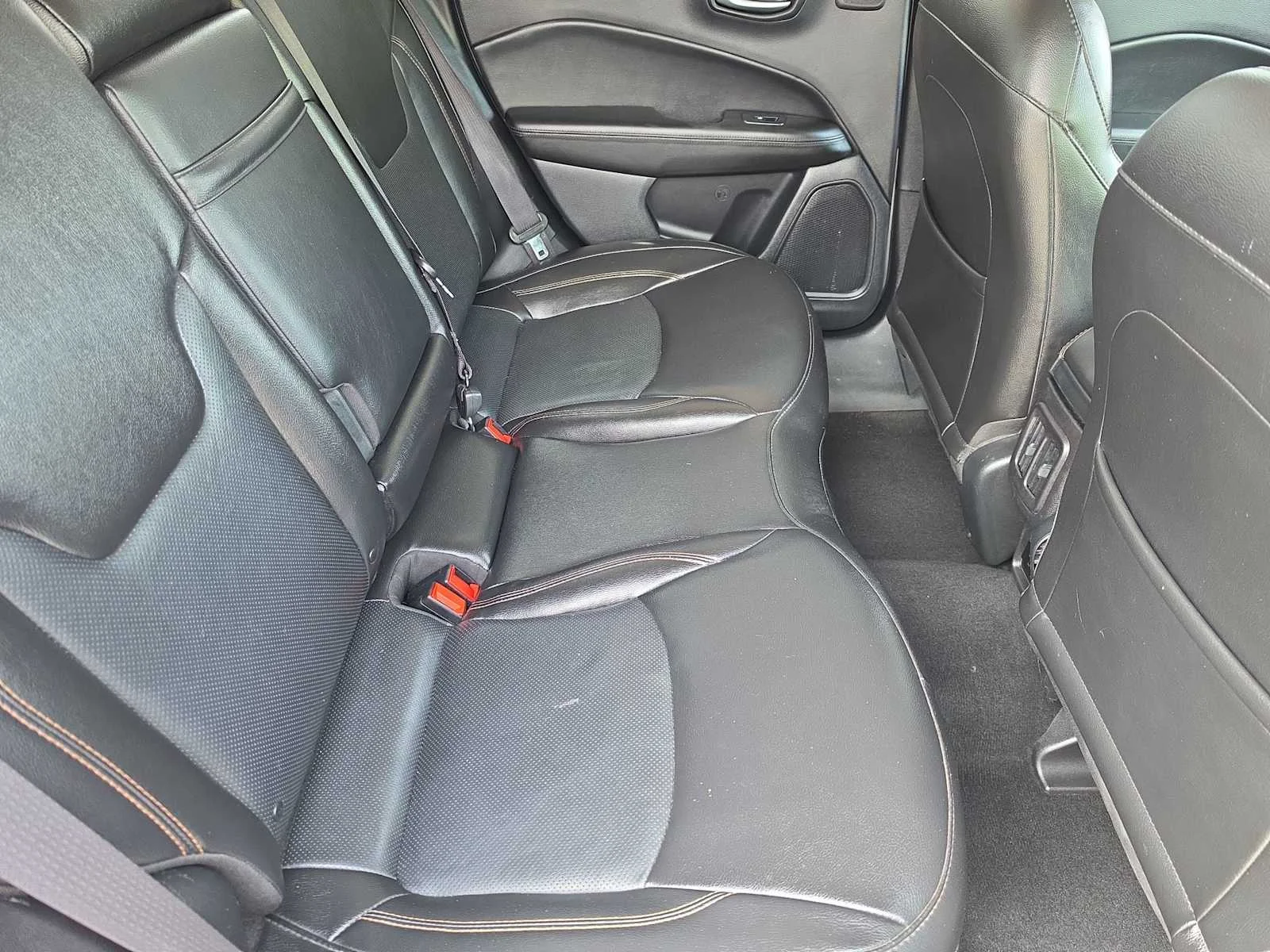 Used 2019 Billet Silver Metallic Clearcoat Jeep Limited image 17