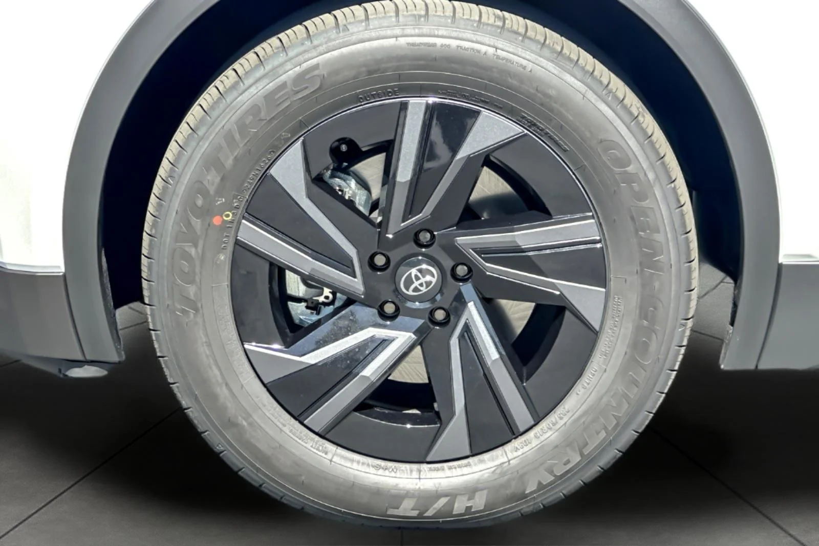 New 2026 Wind Chill Pearl <sup>1</sup> Toyota  SE image 25