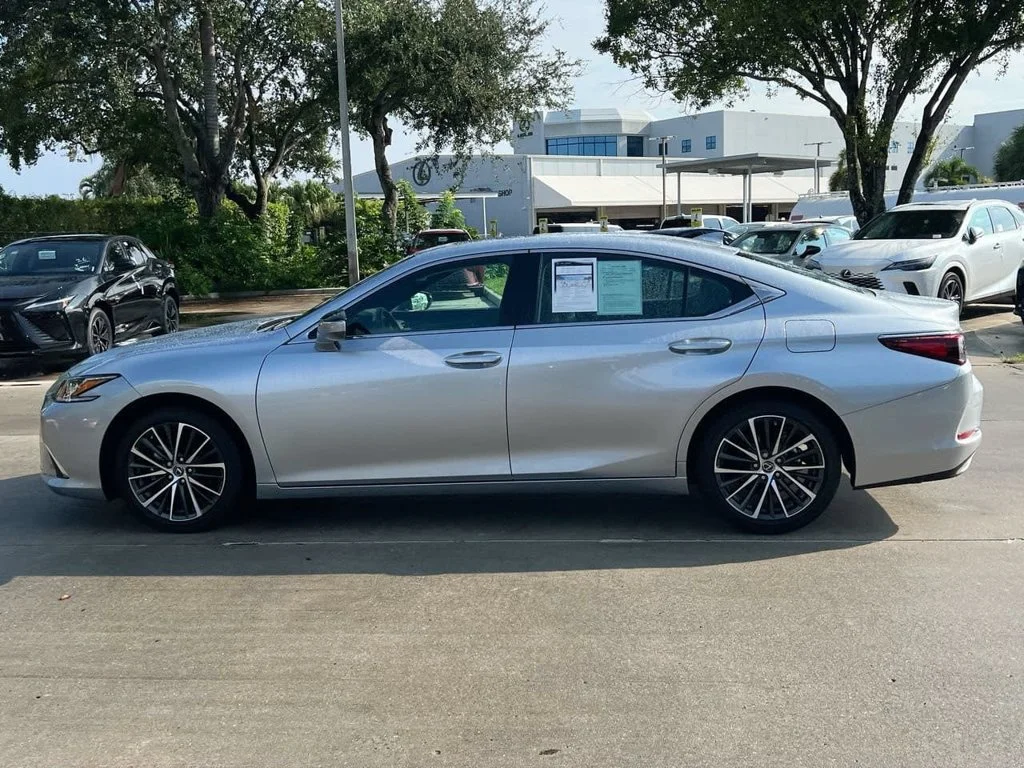 Certified Used 2025 IRIDIUM Lexus 350 image 4