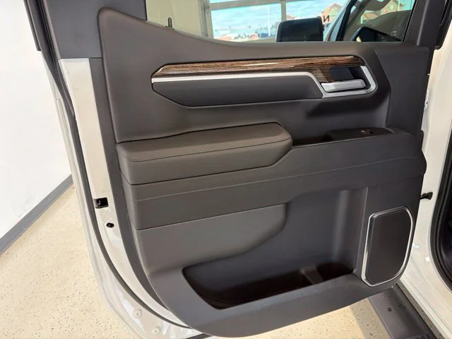 New 2026 Summit White GMC Elevation image 43