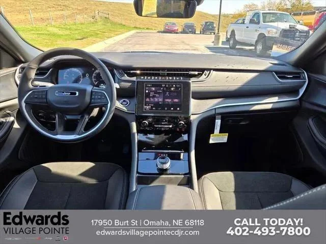 New 2025 Silver Zynith Exterior Paint Jeep Altitude X image 27