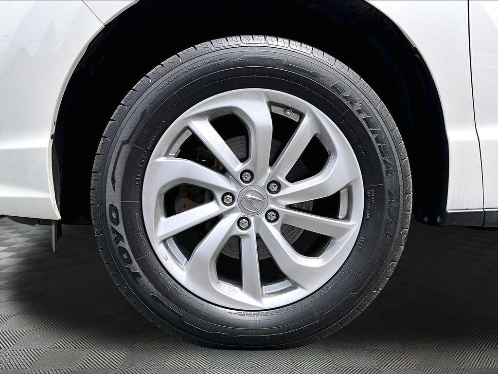 Used 2018  Acura Base image 32