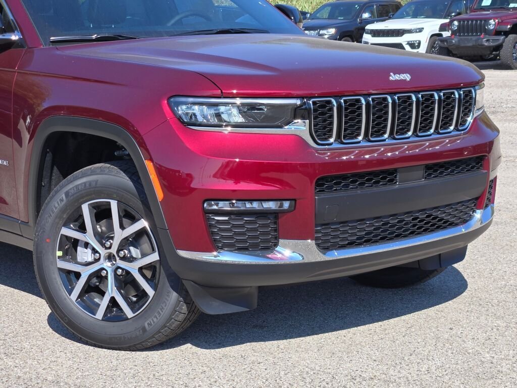 New 2025 Velvet Red Pearl-Coat Exterior Paint Jeep Limited image 4