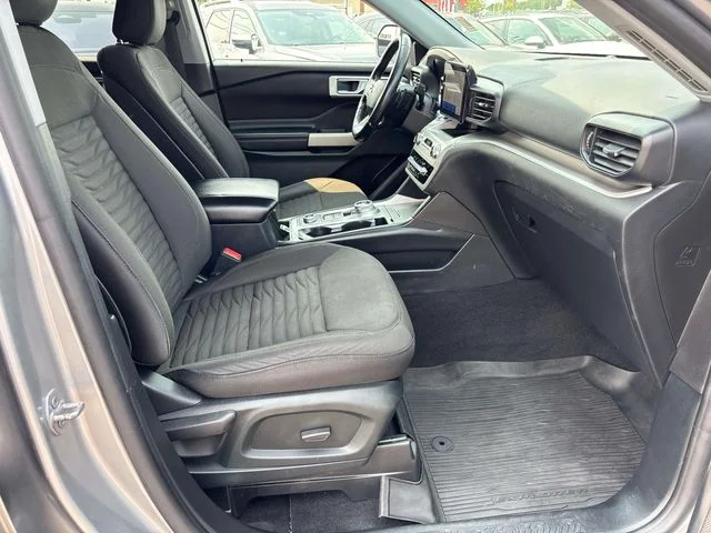 Used 2020 Silver Ford XLT image 27