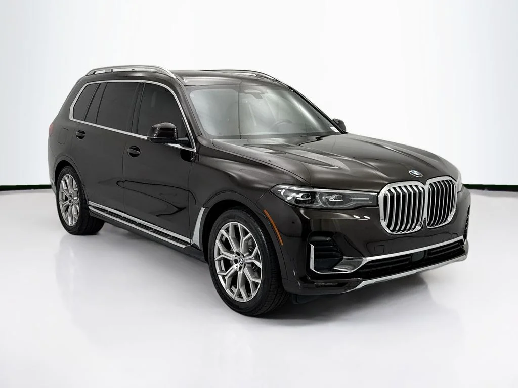 Used 2022 Brown BMW xDrive40i image 3