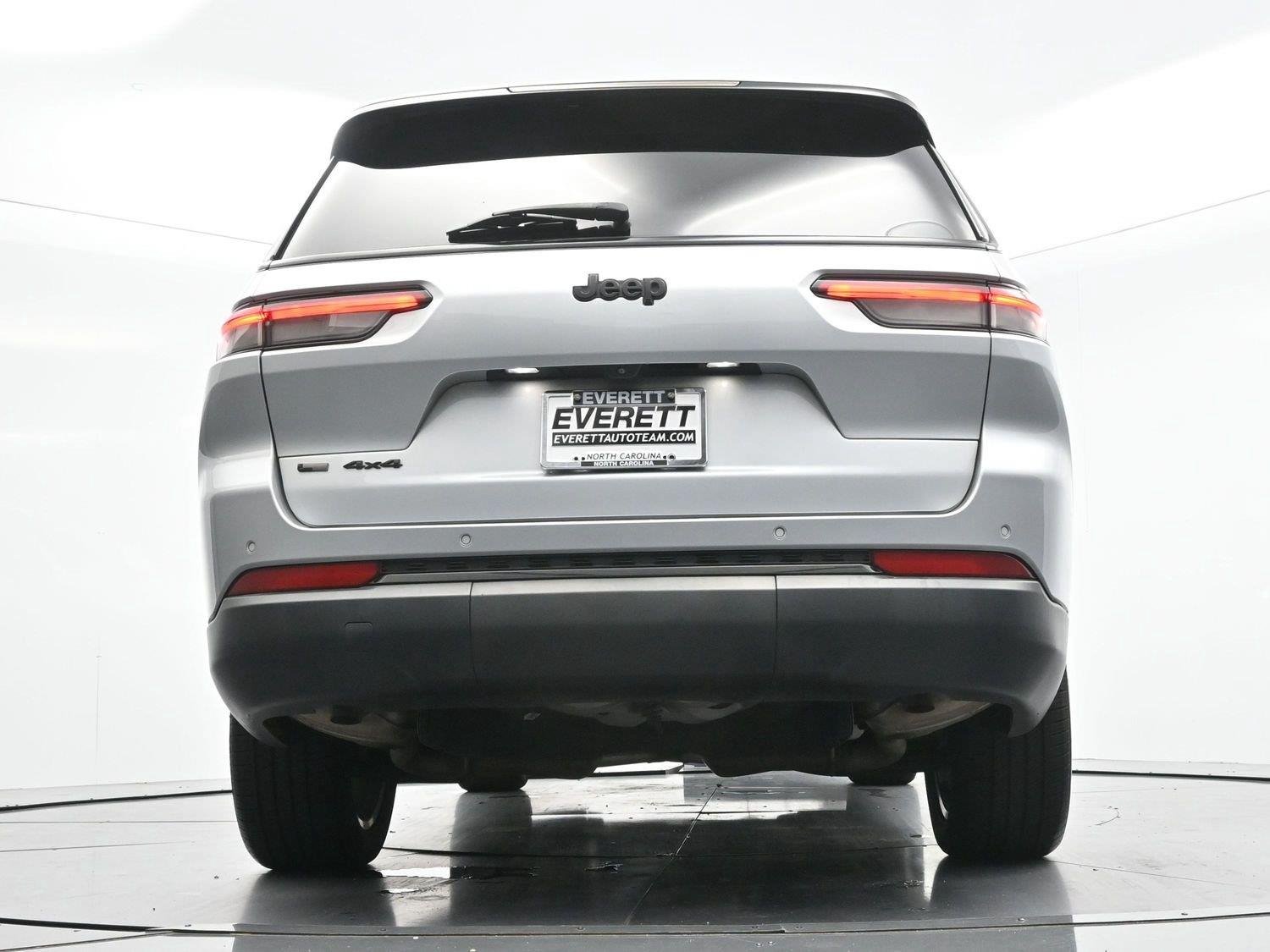 Used 2021 Silver Jeep Altitude image 45