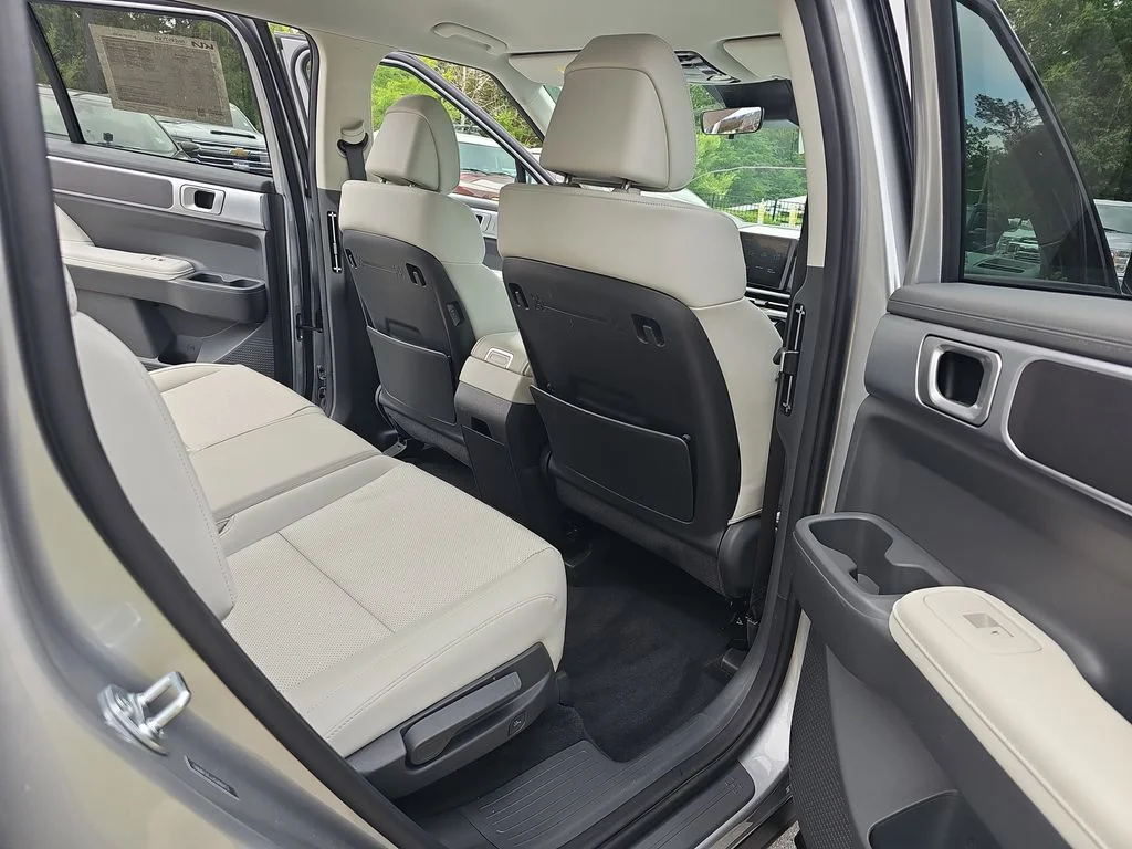 Used 2025 Silver Hyundai SEL image 11