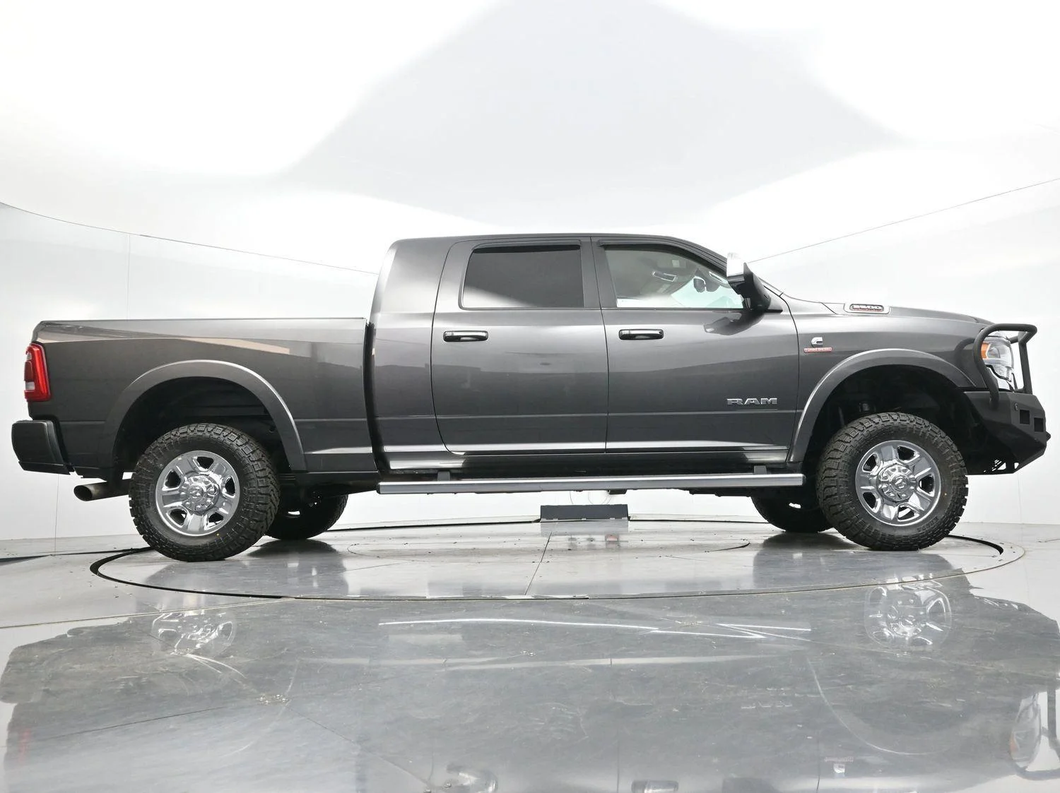 Used 2022 Granite Crystal Metallic Clearcoat Ram Laramie image 54