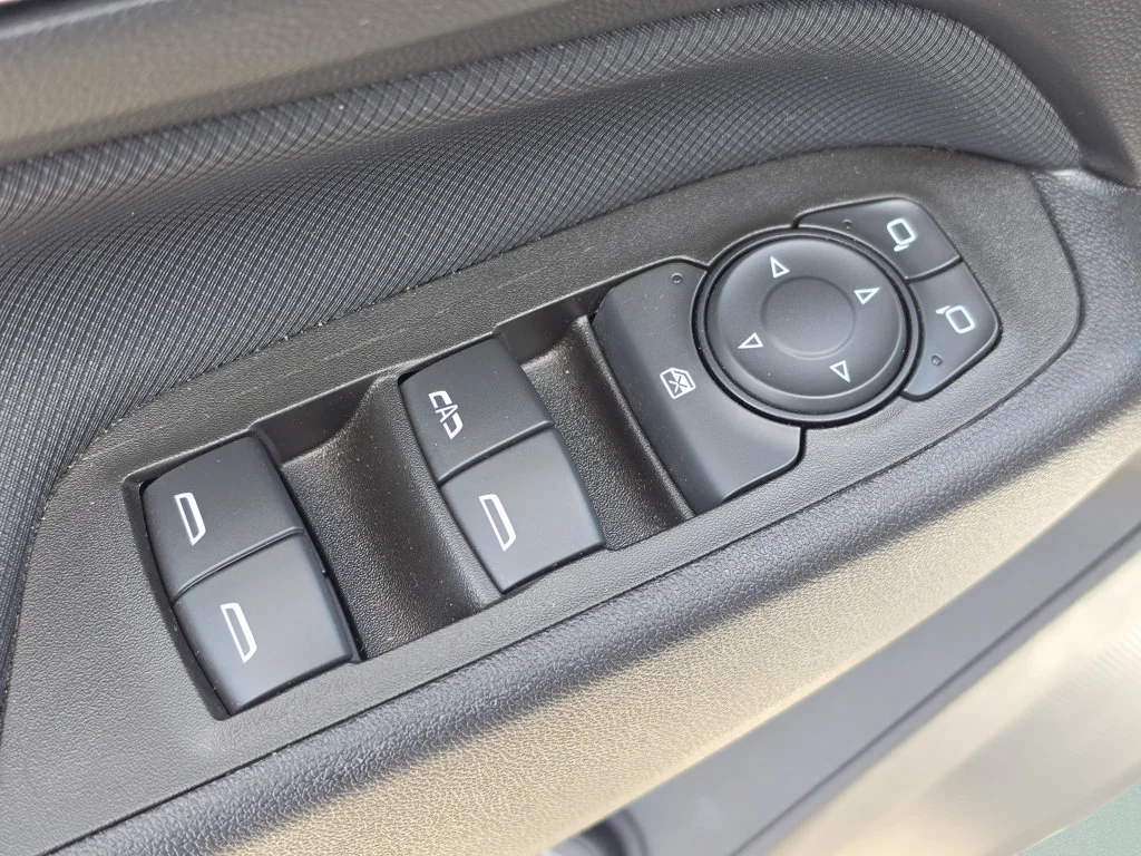 Used 2023 White Chevrolet RS image 24