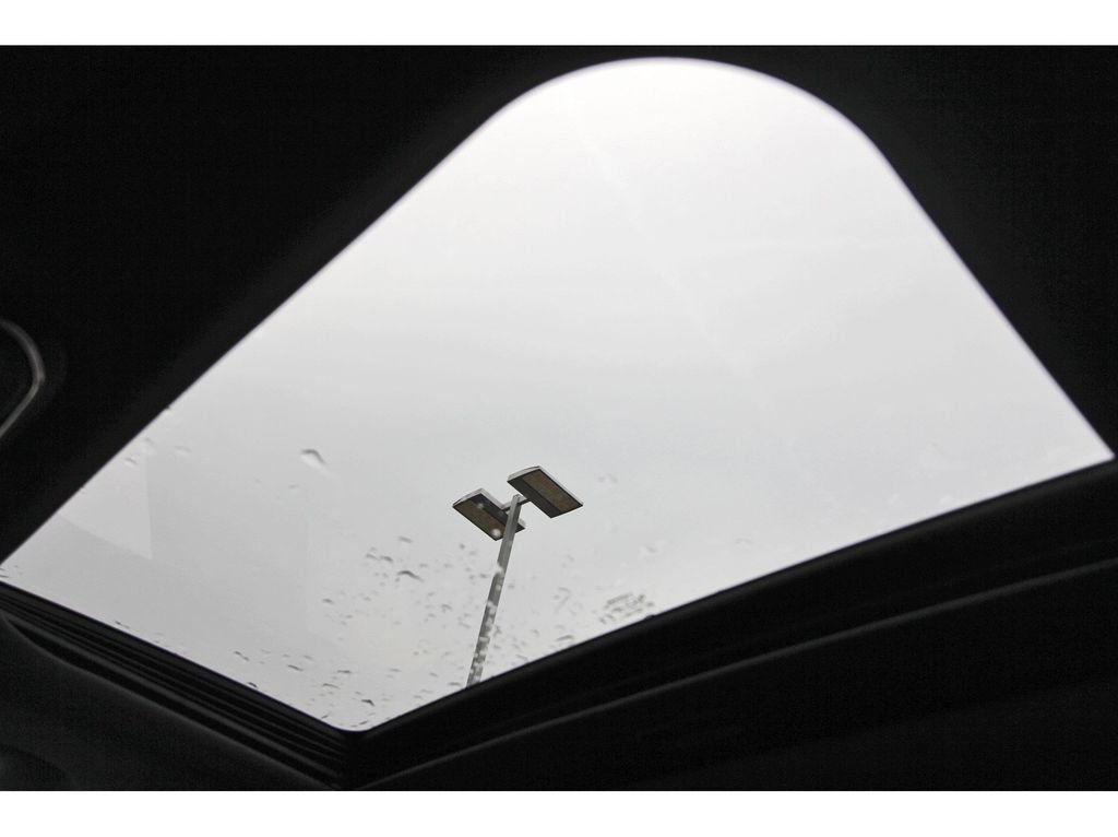 New 2025 Bright White Clear-Coat Exterior Paint Jeep Altitude X image 16