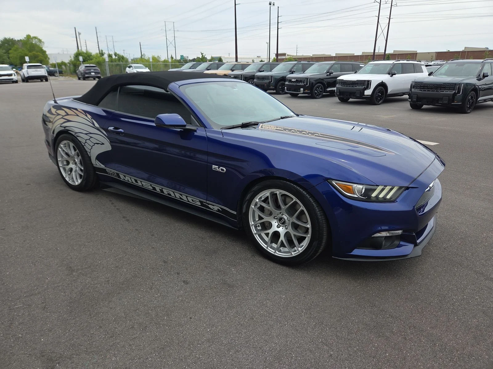 Used 2015 Deep Impact Blue Metallic Ford GT Premium image 7