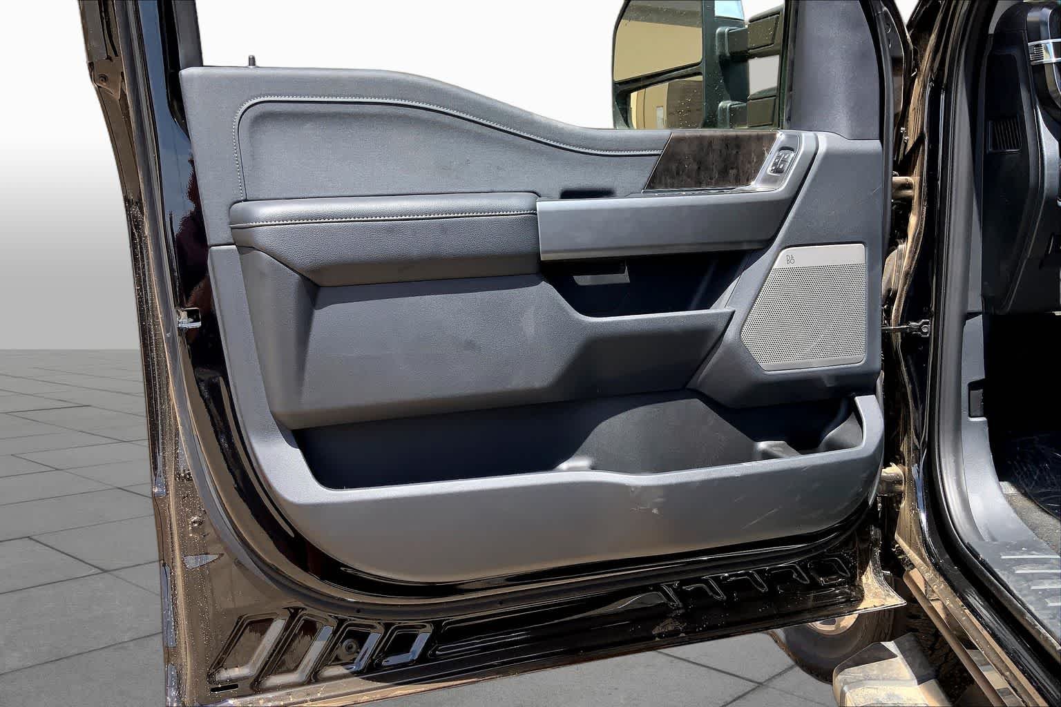New 2026 Agate Black Metallic Ford F-250® Lariat® image 10