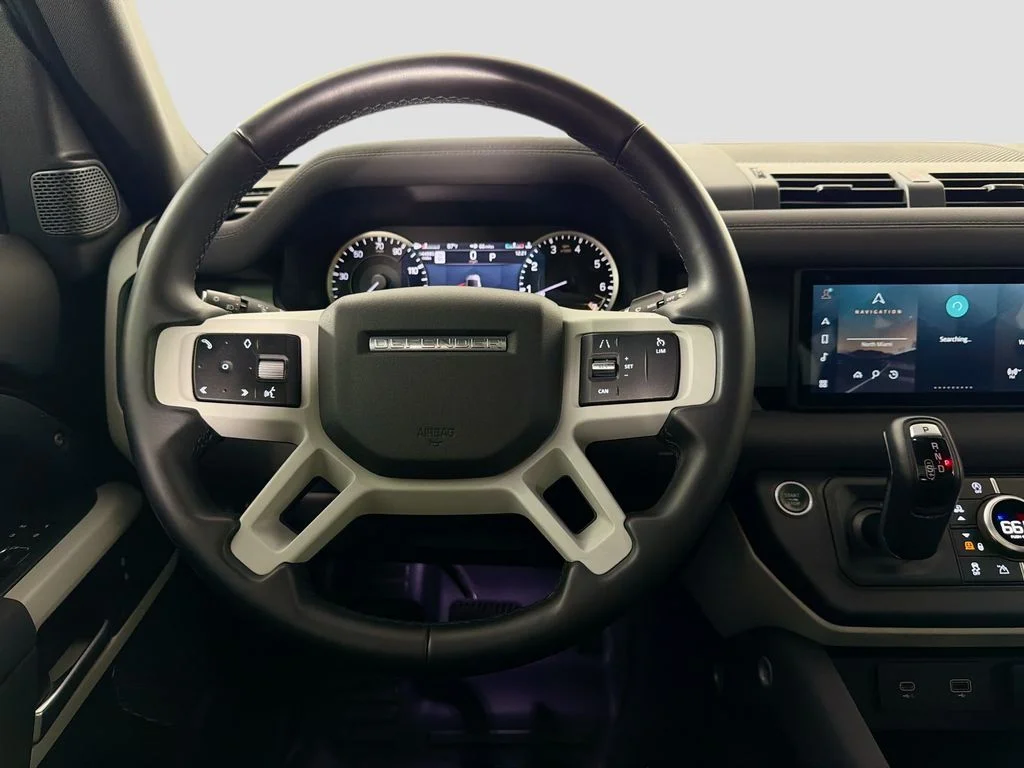 Used 2023 Black Land Rover X-Dynamic SE image 24