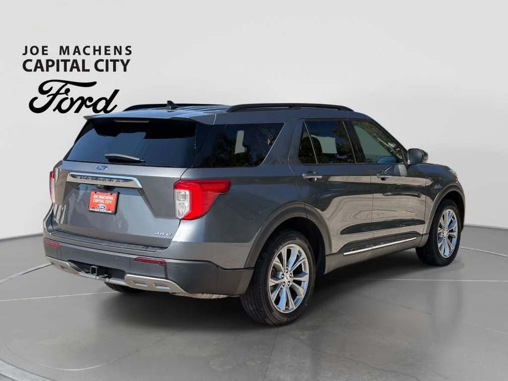 Used 2023 Gray Metallic Ford XLT image 5
