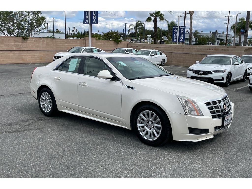 Used 2013 White Diamond Tricoat Cadillac Luxury image 7